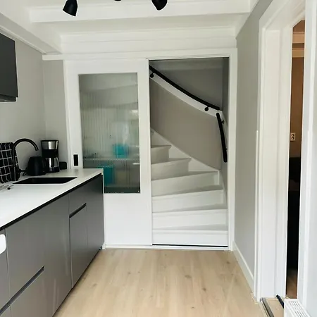 Appartement Hello Katwijk - Zomerhuis Paul Krügerstraat 3 *